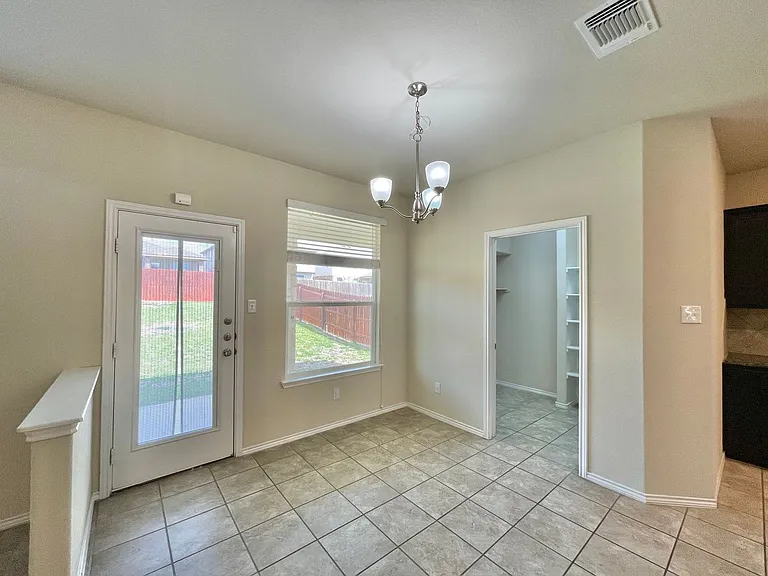 3311 Lorne Dr — Photo 9