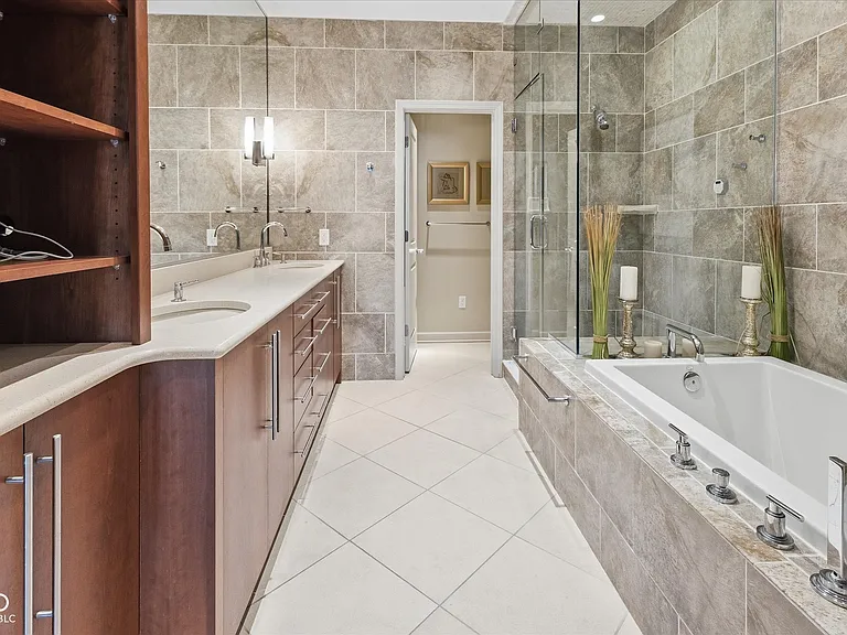 435 Virginia Ave #604 — Photo 17