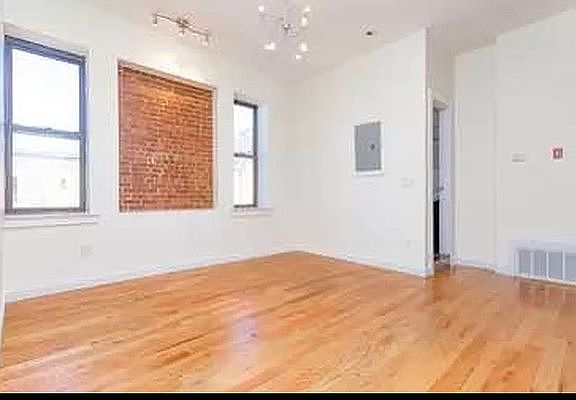 2nd image of 591 Franklin Ave #9C