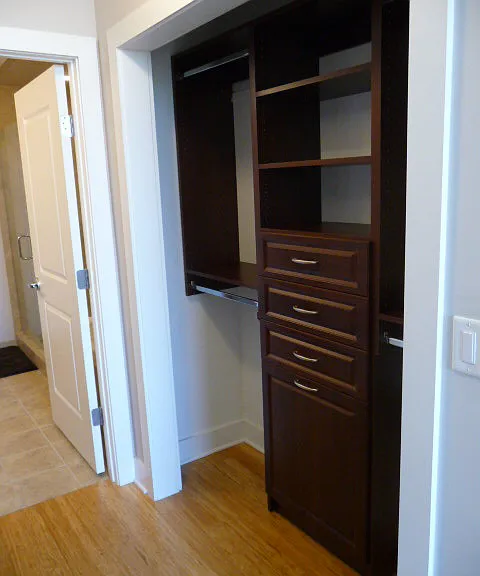 140 W Franklin St #506 — Photo 8
