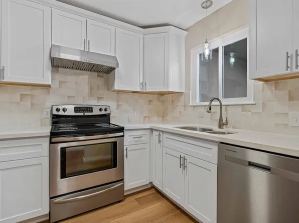805 Tully Rd APT 5, Modesto, CA 95350