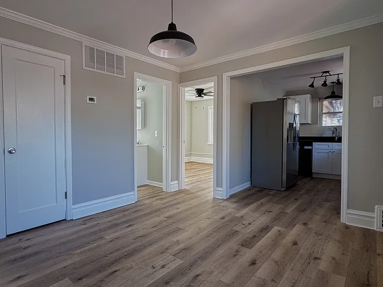 7726 Arthur Ave — Photo 4
