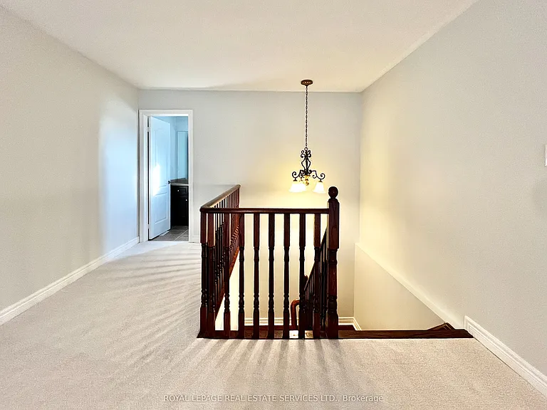 3306 Fox Run Cir — Photo 43