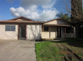 378 Orangewood Dr, Woodlake, CA 93286