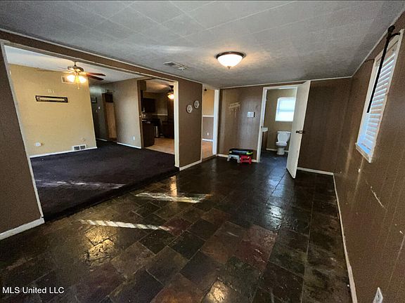 5th image of 1938 Dorchester Dr