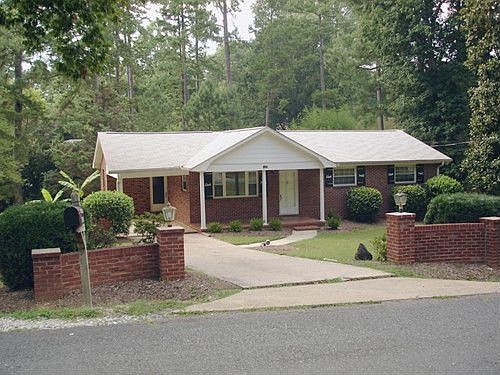 1st image of 1203 E Oak Dr