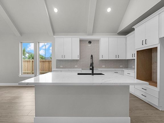 4th image of 7802 Clover Gully Ln