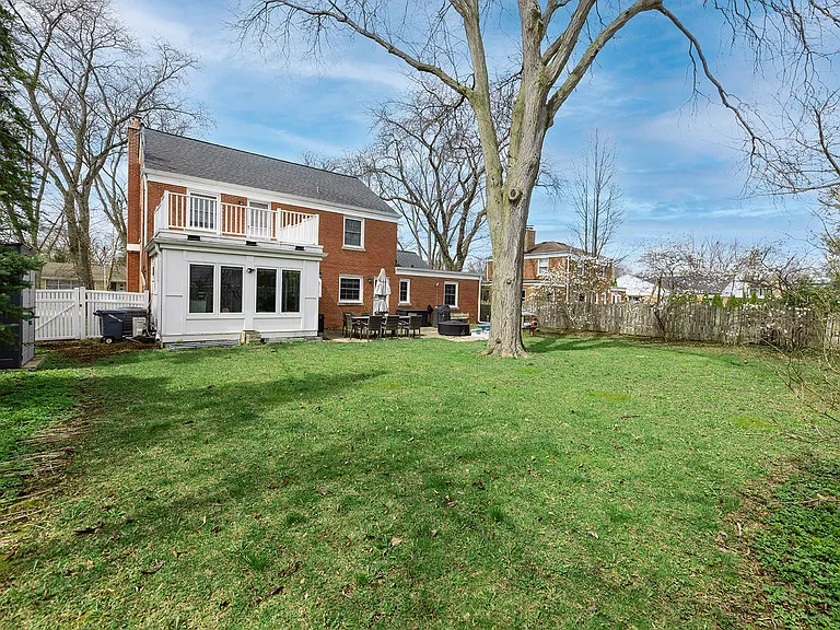 259 Cornell Ave — Photo 40