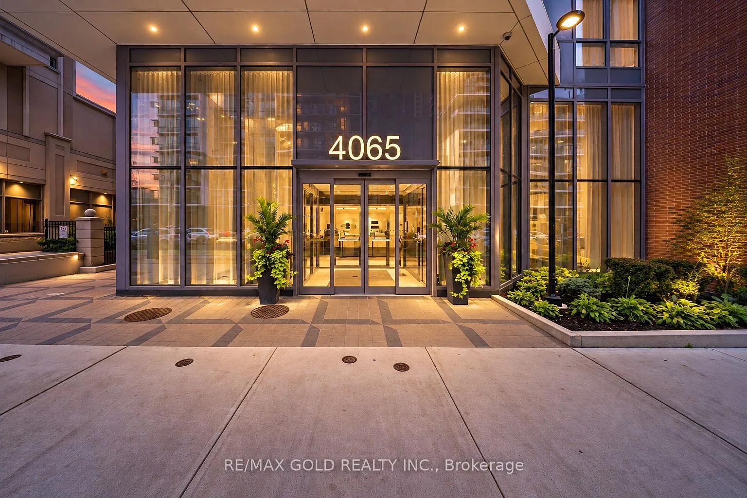 2 bed, $2,400 — Photo 3