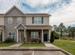 600 Ebb Tide Ln, Sneads Ferry, NC 28460