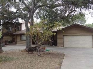 77 Rockaway Rd, Oak View, CA 93022