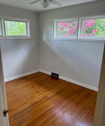 4th image of 2313 Morrison Ave