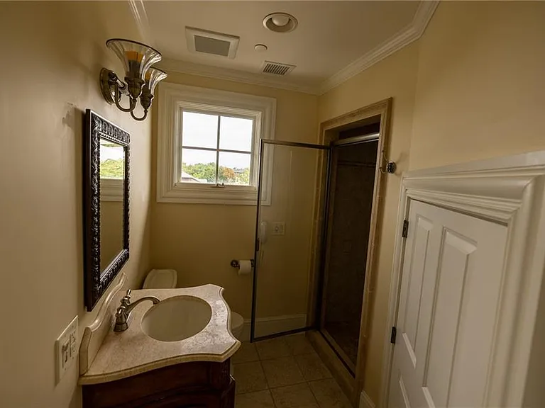 945 Westminster St #2 — Photo 35