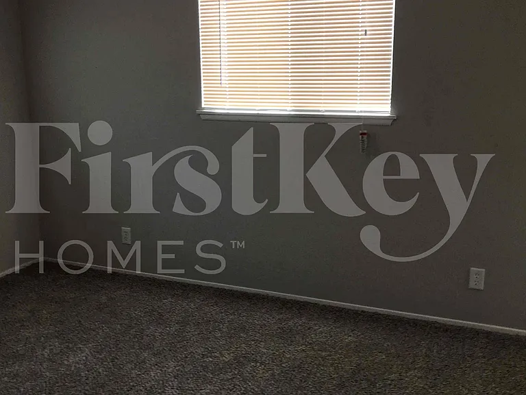 1810 Renada Cir — Photo 14