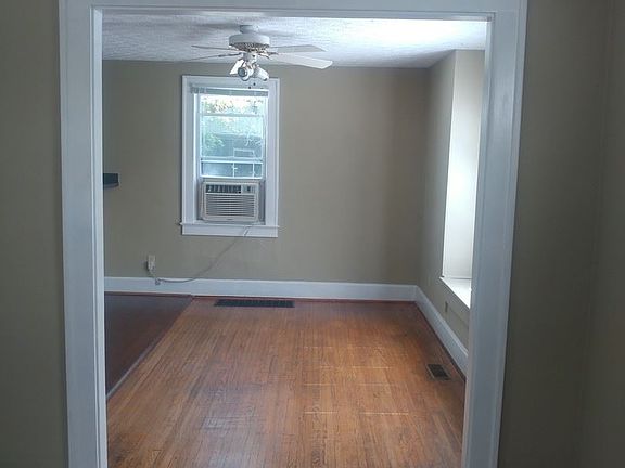 5th image of 1858 Harrisburg Pike