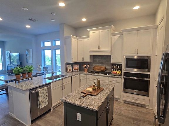4th image of 2629 Franciscana Way
