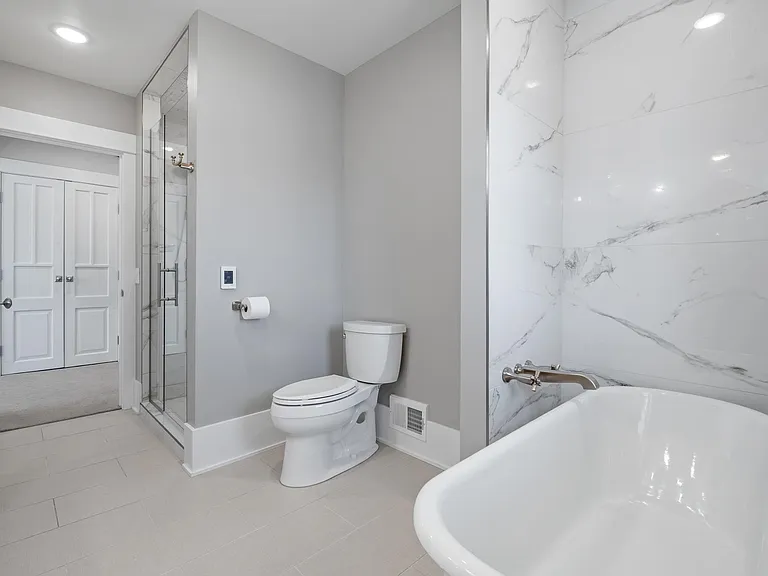 1310 Lake Dr SE — Photo 30