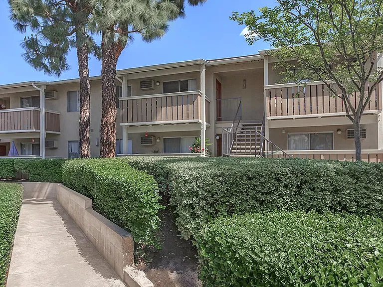 3070 E Frontera St — Photo 22