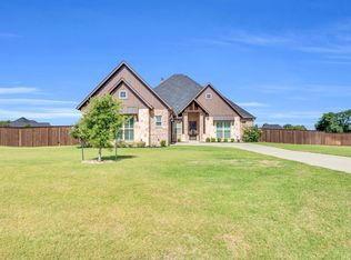 1111 Hayfield Dr, Midlothian, TX 76065