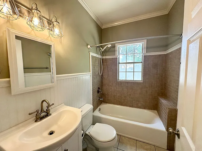 3867 Herschel St — Photo 12