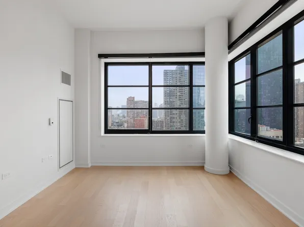 515 West 38th Street image 12 of 27