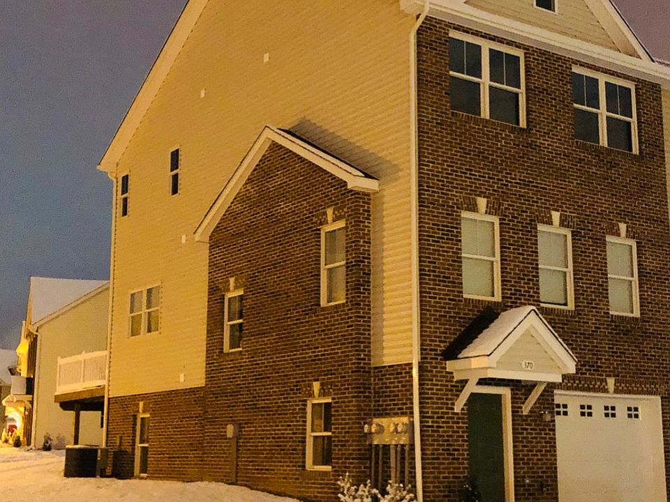 1st image of 370 Tanzanite Dr