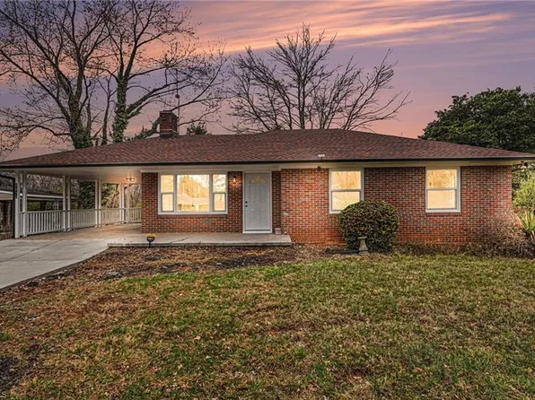 4440 Northampton Dr, Winston Salem, NC 27105