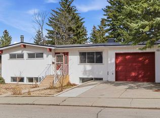 4008 W 36th St NW, Calgary, AB T2L 2A1