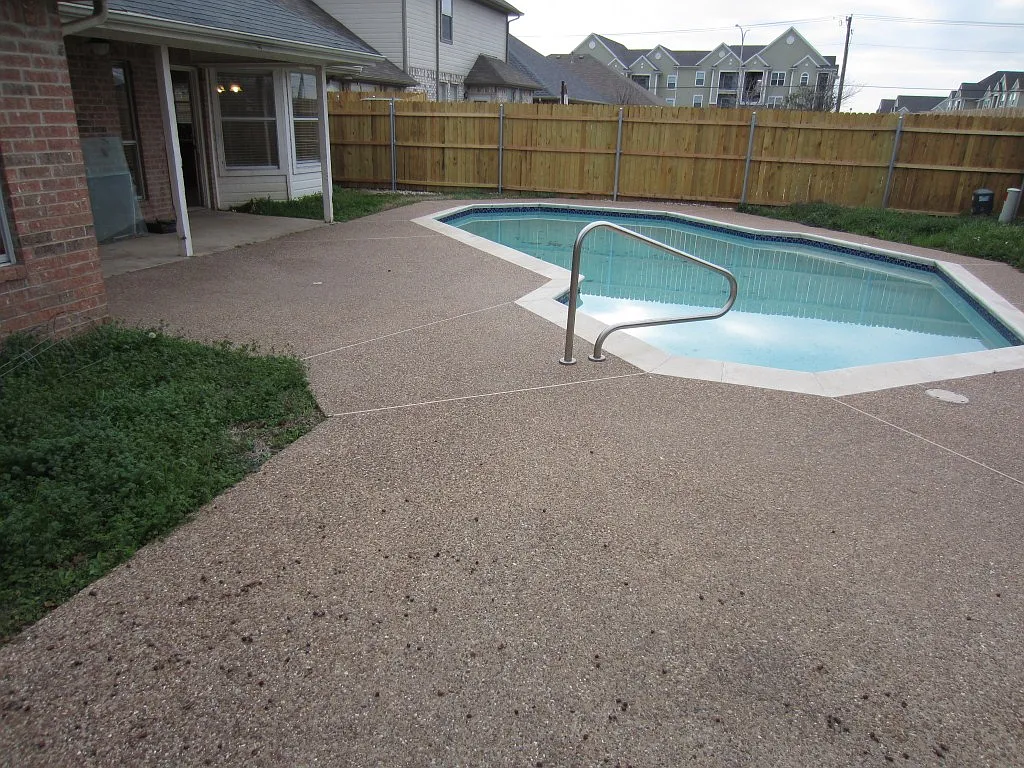 4 bed, 2750 sqft, $2,500 — Photo 2