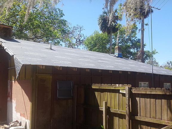 3rd image of 1121 Daytona Ave