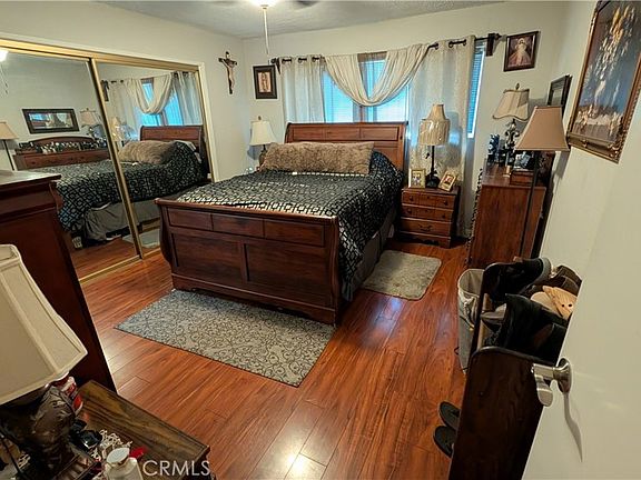 4th image of 17956 Irvine Blvd