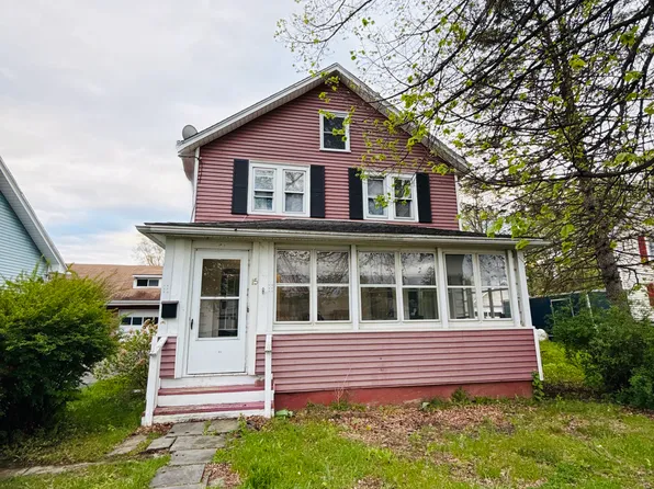 15 Garden St, Hyde Park, NY 12538