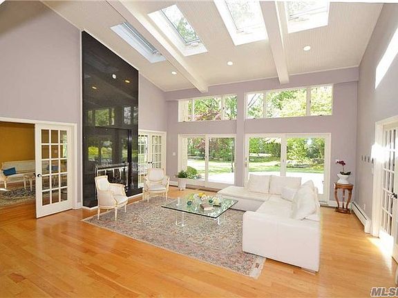 3rd image of 15 Cherry Ln