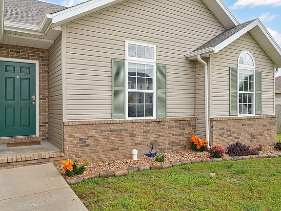 4th image of 410 E Magnolia Court