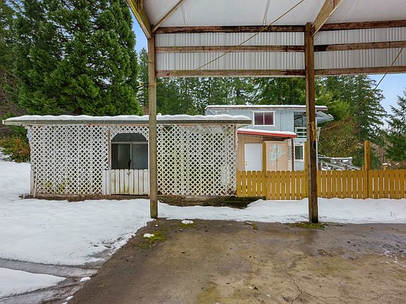 4th image of 200 SE Picadilly Dr