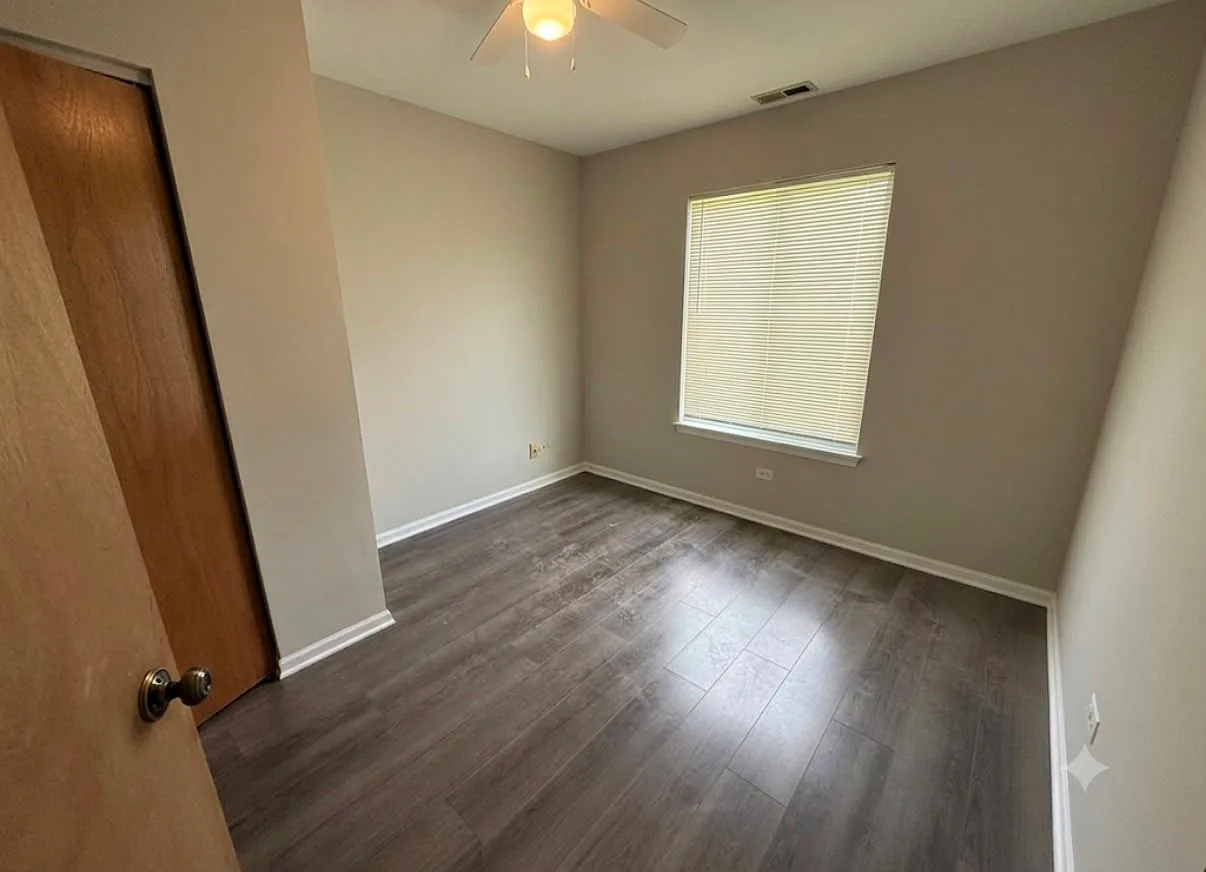3 bed, 1382 sqft, $2,850 — Photo 3