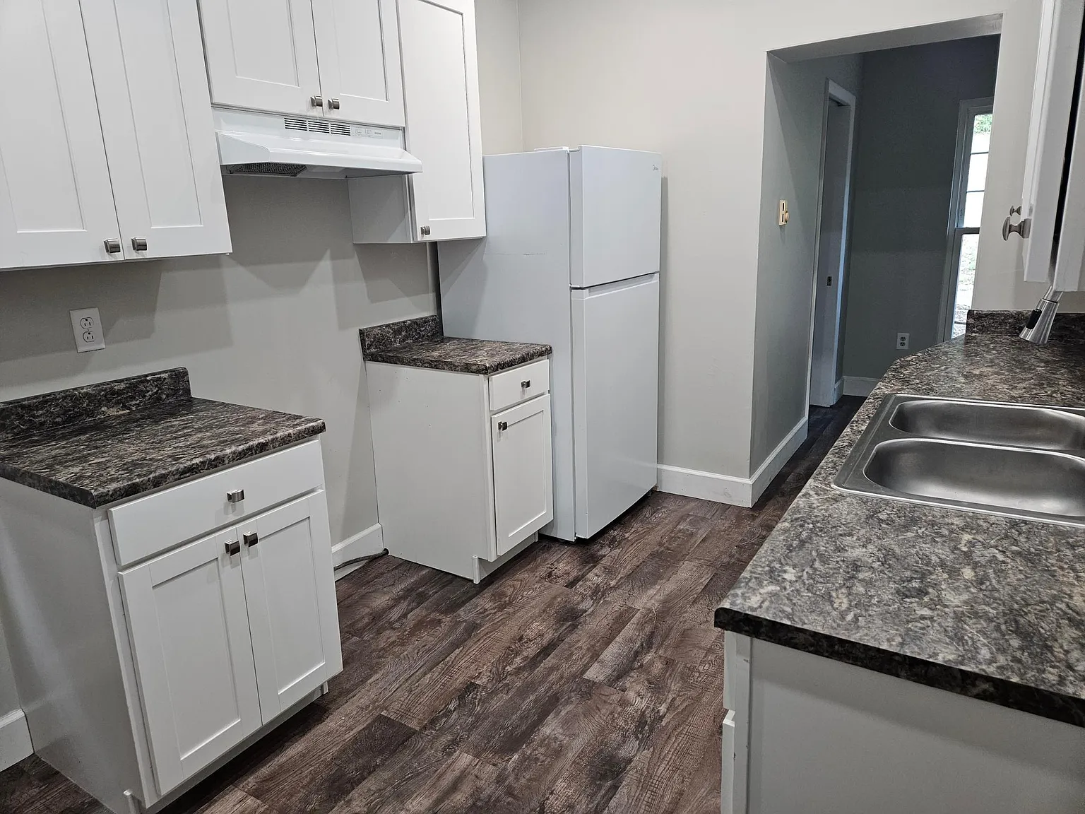 3 bed, 1041 sqft, $1,200 — Photo 3