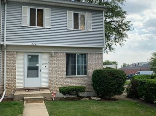424 Gainsborough Ct, Bolingbrook, IL 60440