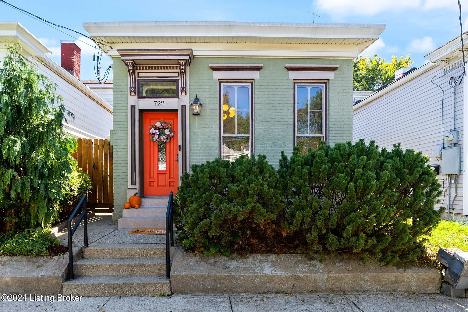 722 Camp St photo 1