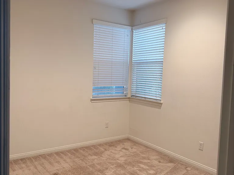 10539 Wilding Dr — Photo 6