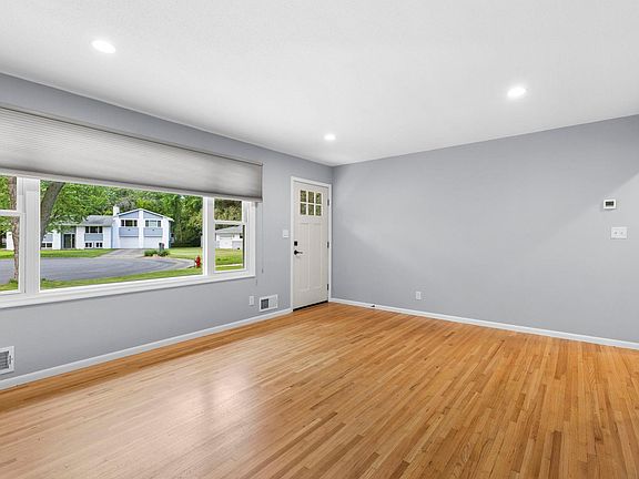 5th image of 8209 Johnson Cir