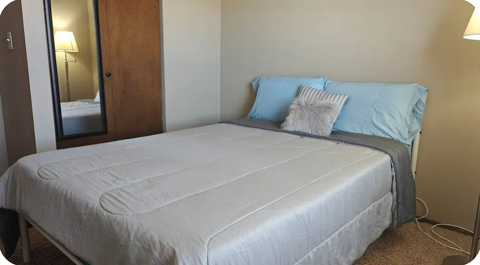 5308 Pine Grove Dr NE — Photo 3