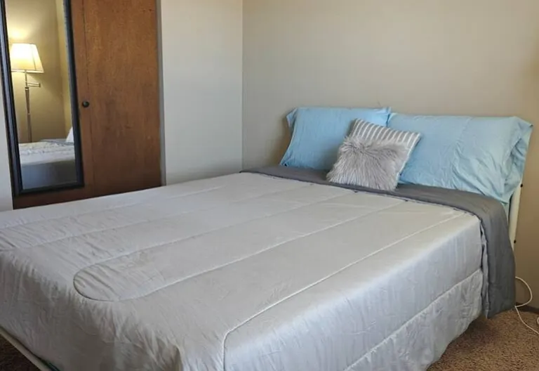 5308 Pine Grove Dr NE — Photo 3