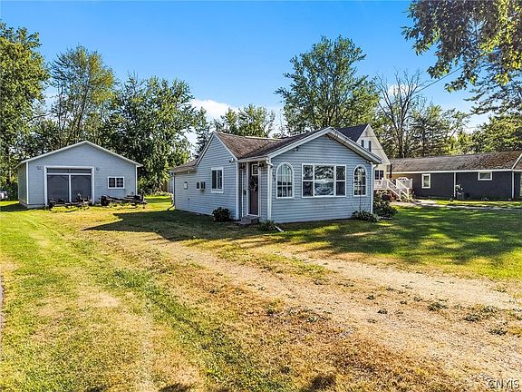 4th image of 6052 Muskrat Bay Rd