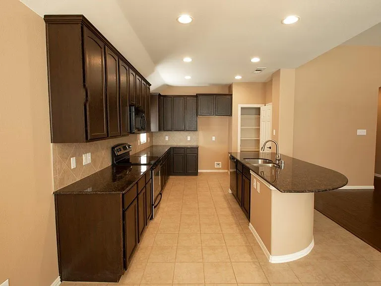 417 Hackberry Dr — Photo 15