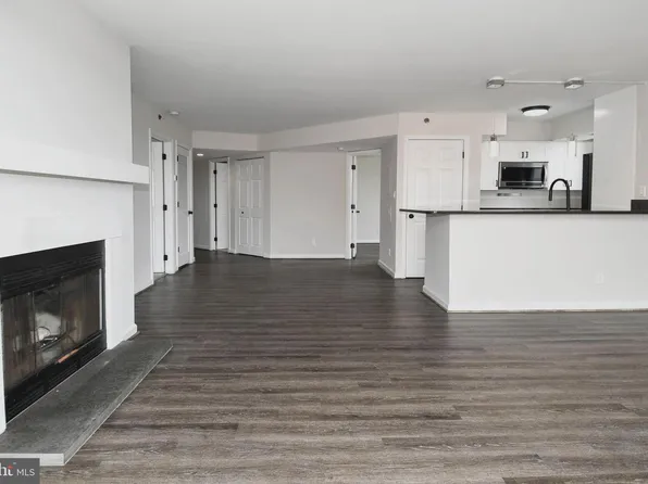 1200 Braddock Pl APT 715, Alexandria, VA 22314