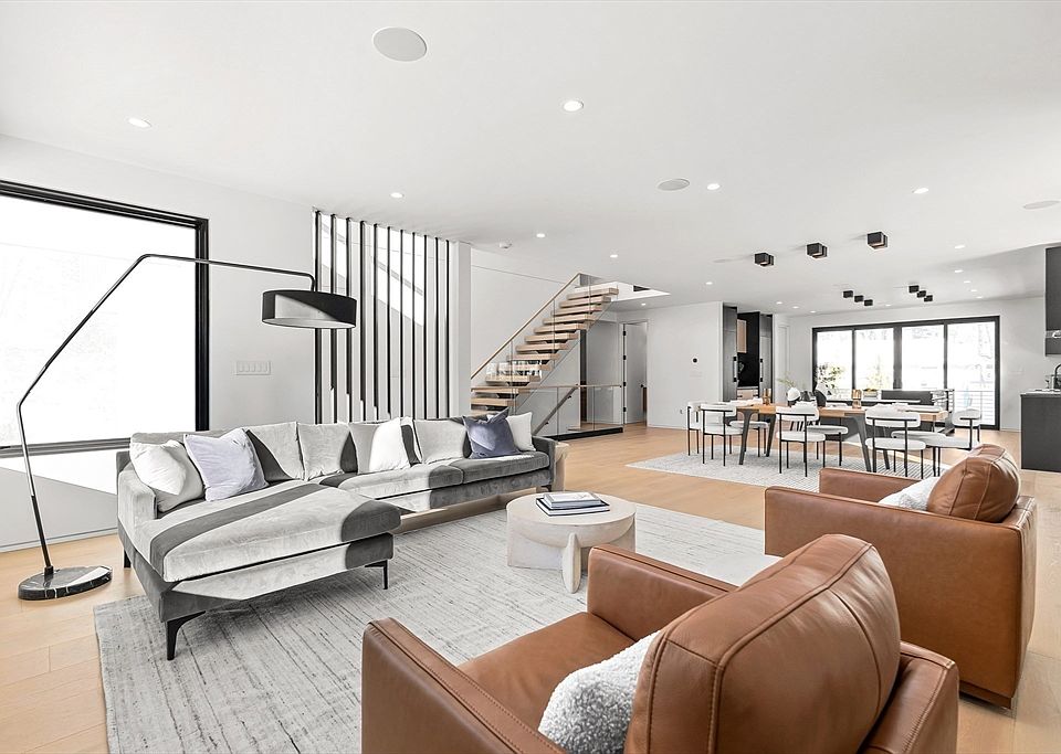 1st image of 95 Deerfield Rd