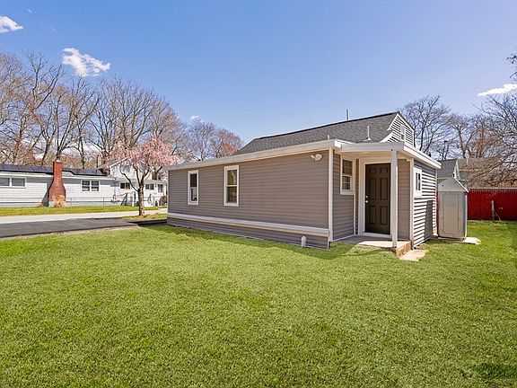 4th image of 21 Evergreen St