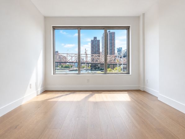 208 Delancey St #4I