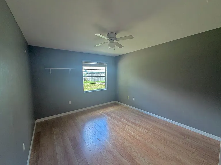 3946 NW 59th Ave — Photo 11
